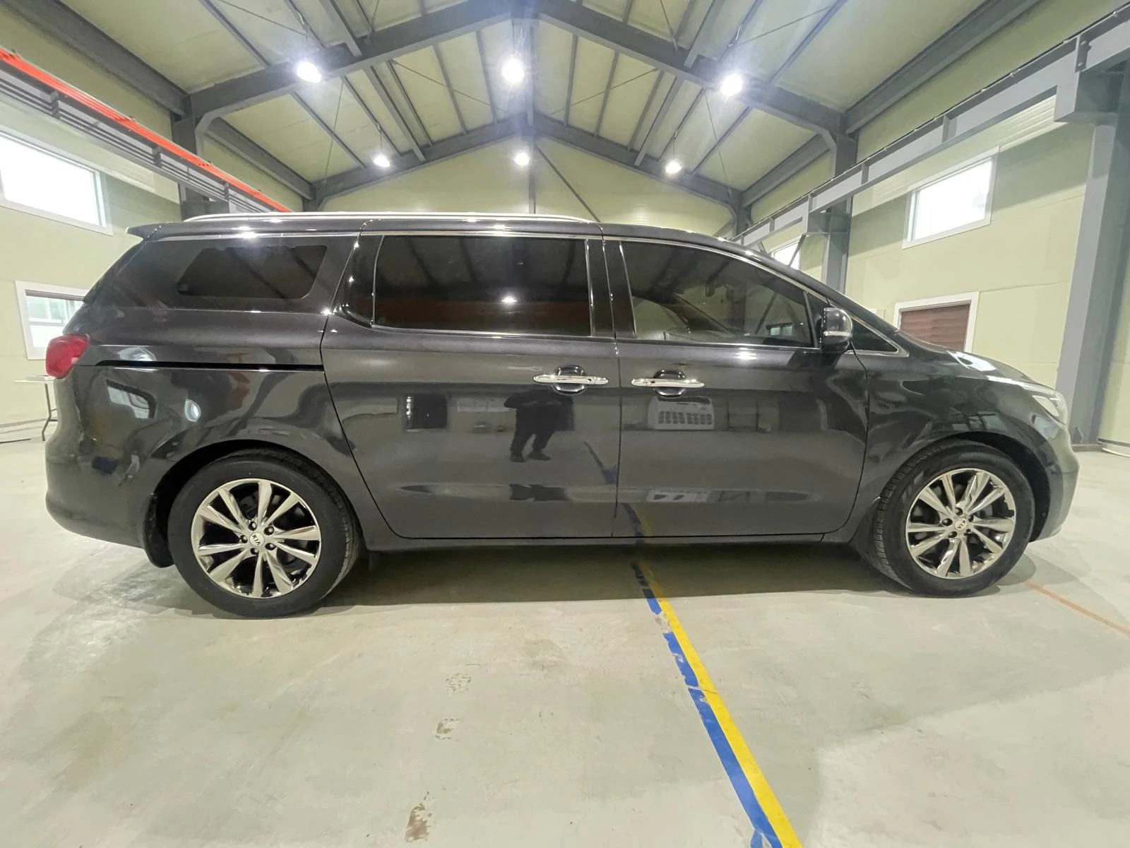 Kia Carnival 2.2 CRDi ! 8+ 1 ! Noblesse Special !, снимка 5 - Автомобили и джипове - 54134708