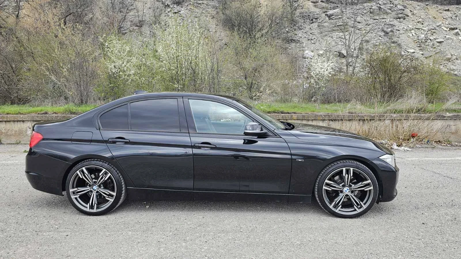 BMW 320 M Sport, снимка 3 - Автомобили и джипове - 54196076