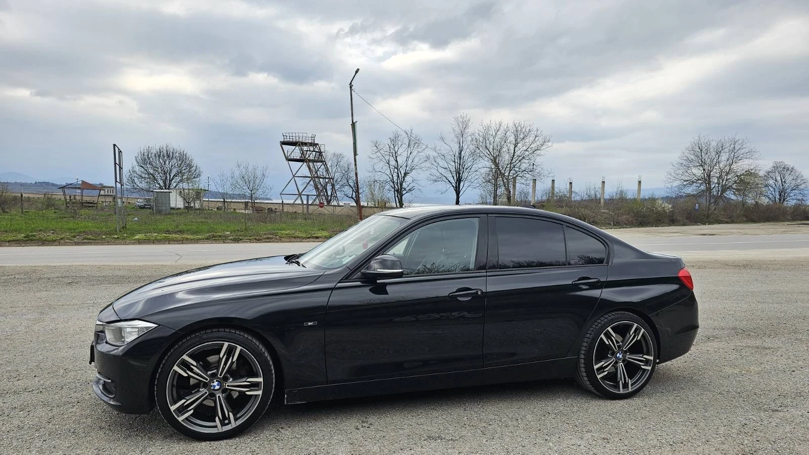 BMW 320 M Sport, снимка 2 - Автомобили и джипове - 54196076