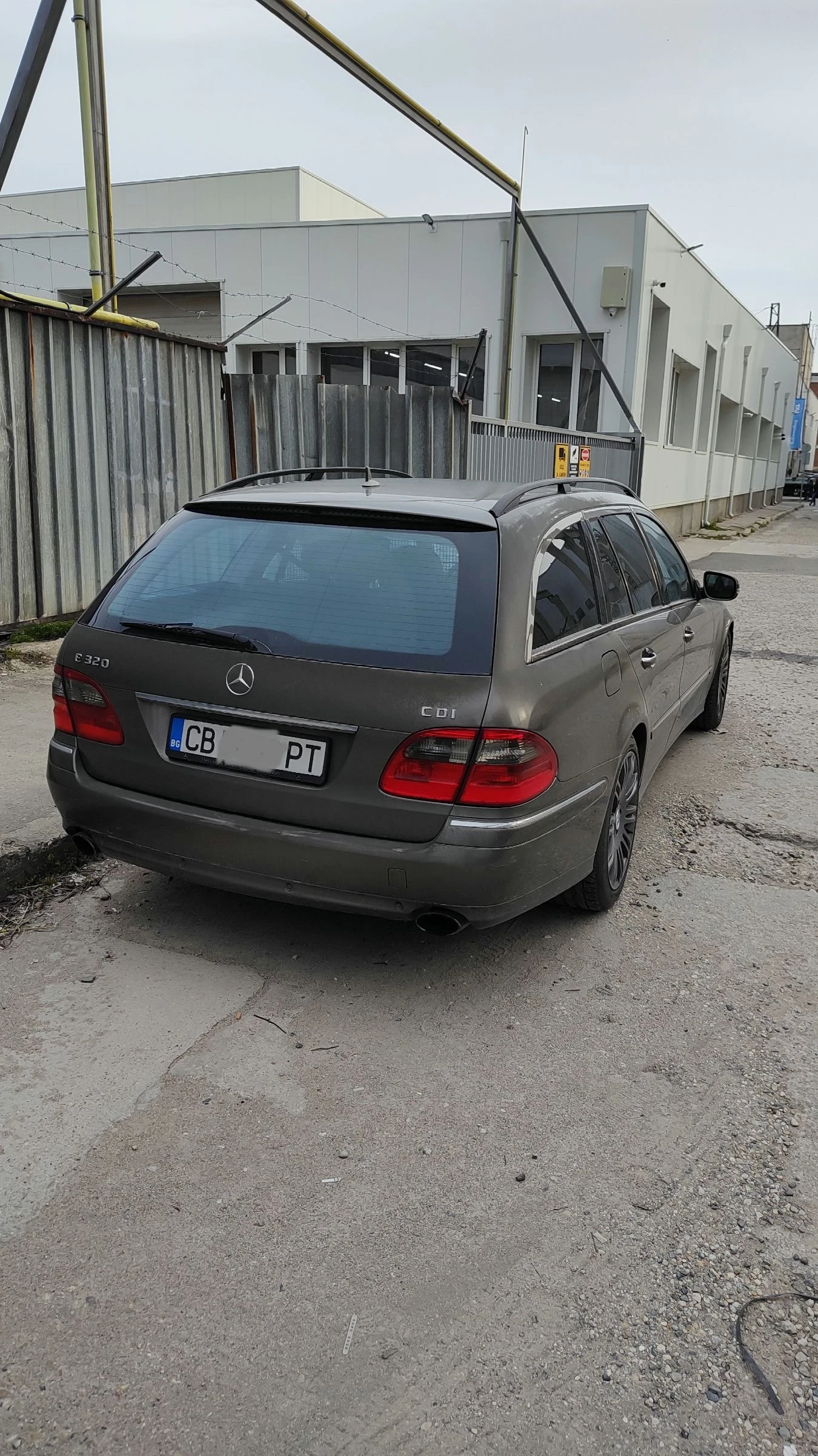 Mercedes-Benz E 320 W211 320CDI V6 Tmodel, снимка 2 - Автомобили и джипове - 54199421