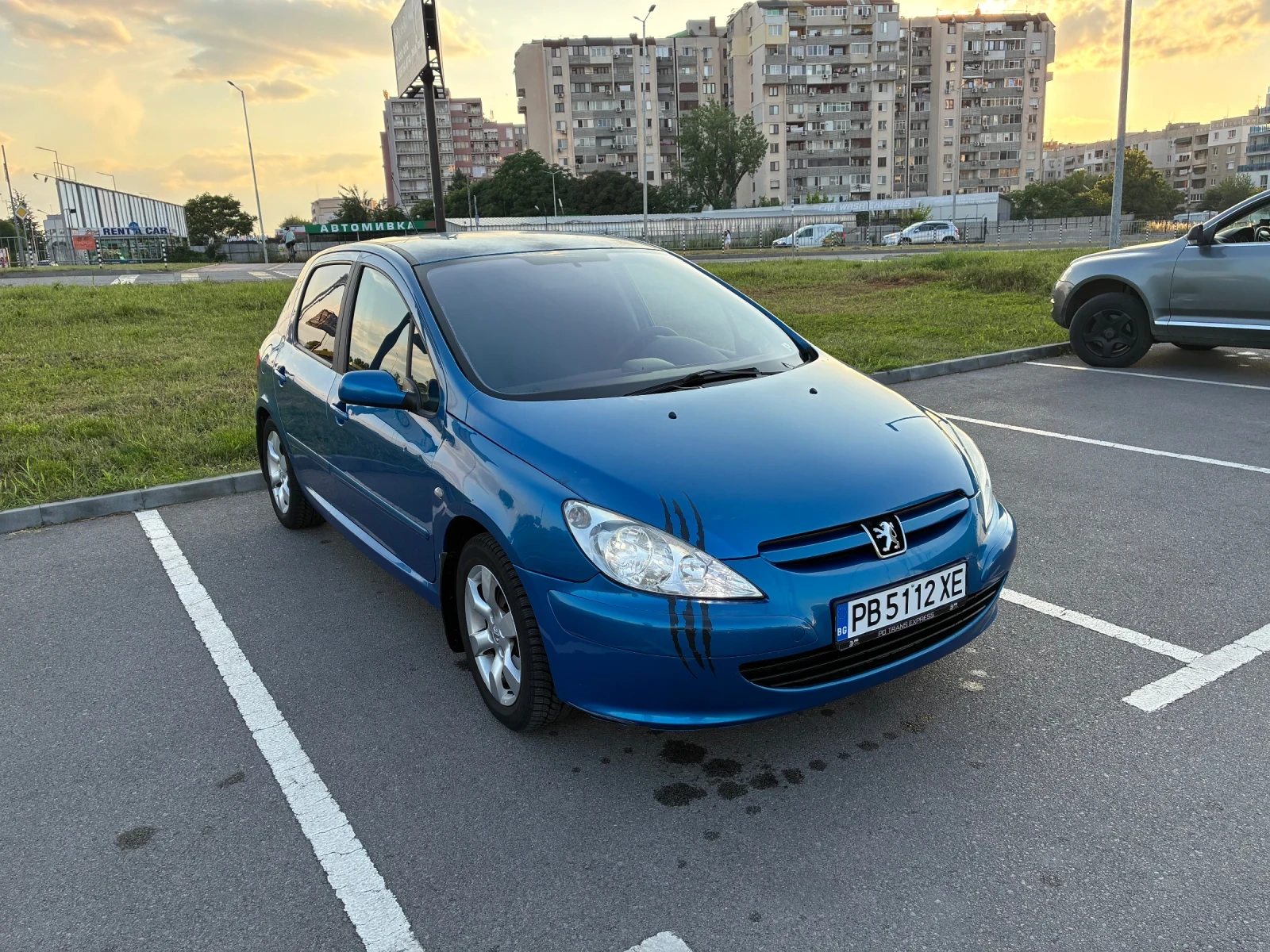 Peugeot 307 2.0hdi 90hp 4ВРАТИ РЕГИСТРИРАН ОБСЛУЖЕН КЛИМАТРОНИ, снимка 6 - Автомобили и джипове - 54811867