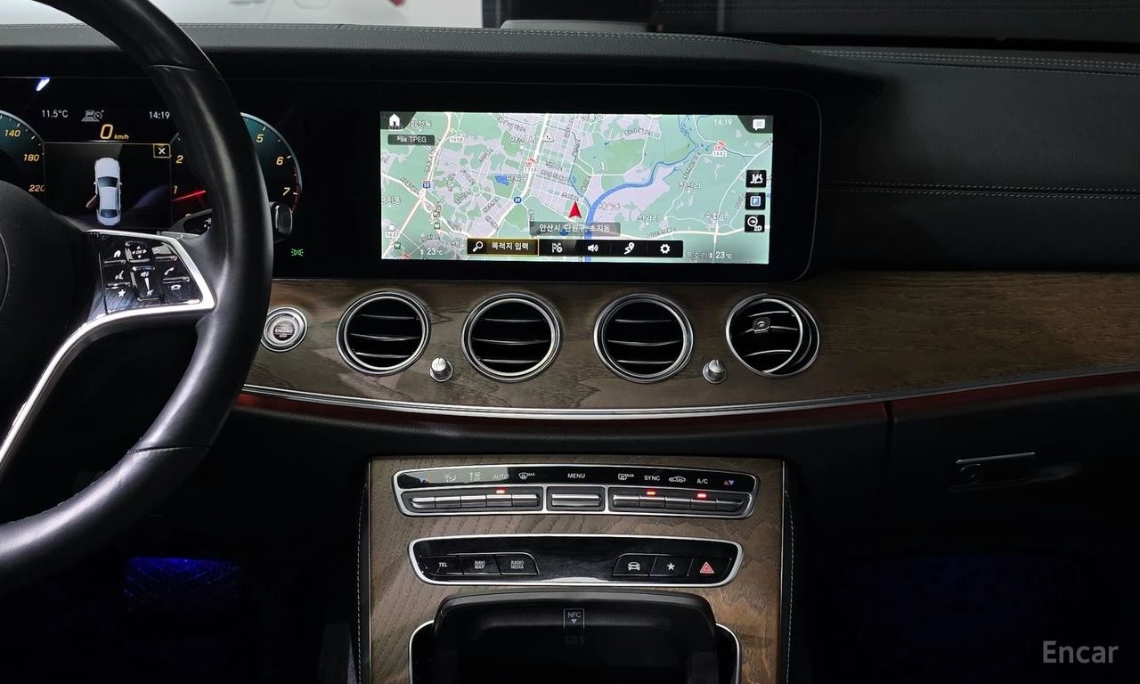 Mercedes-Benz E 250 EXCLUSIVE* ПОДГРЕВ* ОБДУХВАНЕ* НАВИГАЦИЯ, снимка 6 - Автомобили и джипове - 54817562