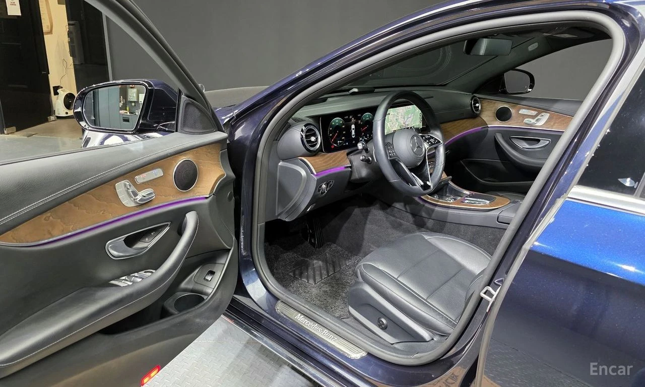 Mercedes-Benz E 250 EXCLUSIVE* ПОДГРЕВ* ОБДУХВАНЕ* НАВИГАЦИЯ, снимка 12 - Автомобили и джипове - 54817562
