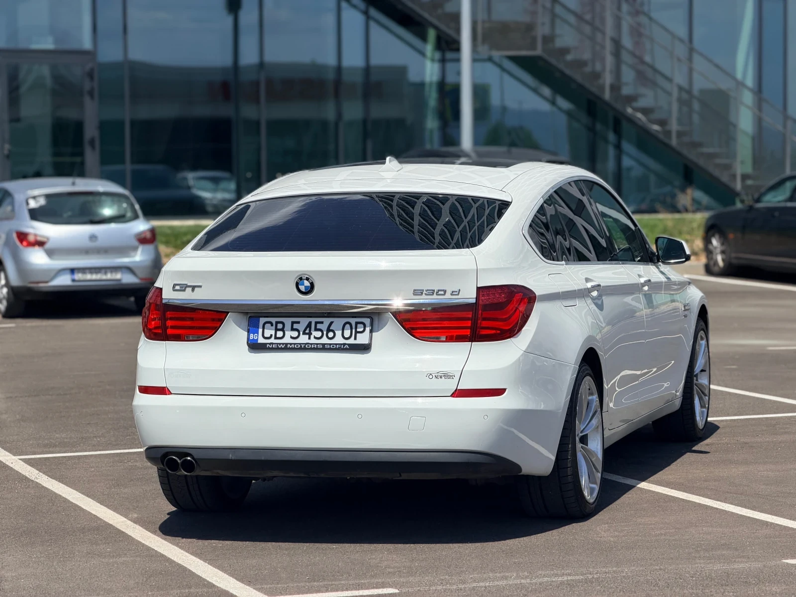 BMW 530 3.0XDrive.обслужена, Лизинг първа вноска 3000 евро, снимка 6 - Автомобили и джипове - 54898161