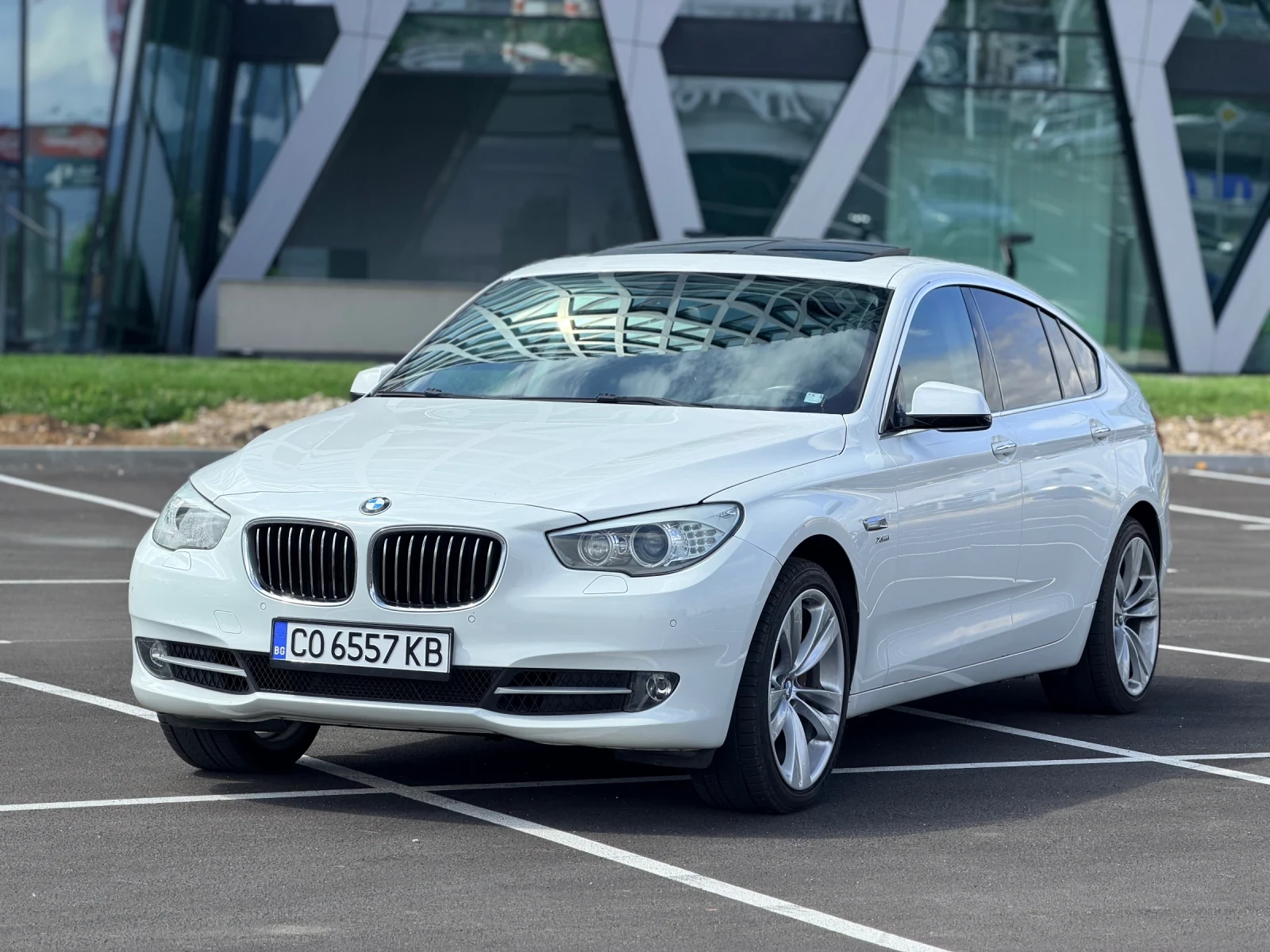 BMW 530 3.0D Лизинг през Уникредит по 215 евро