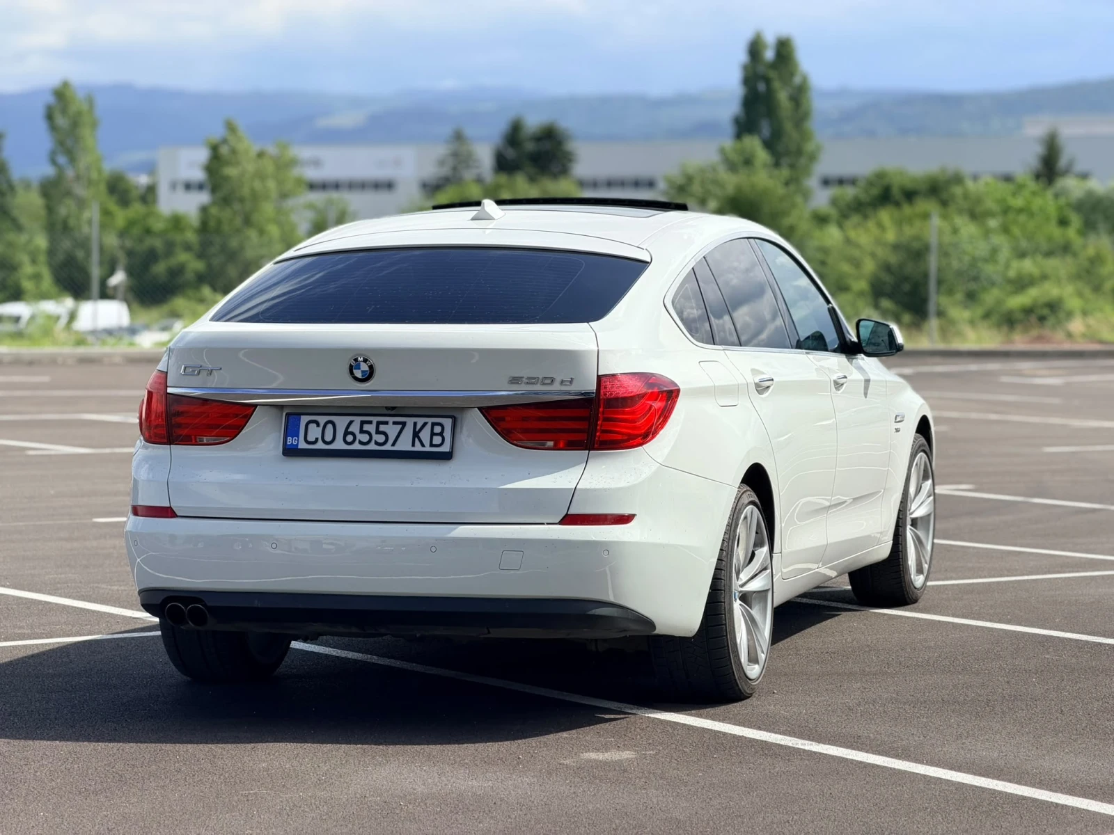 BMW 530 3.0D Лизинг през Уникредит по 215 евро, снимка 7 - Автомобили и джипове - 54898161
