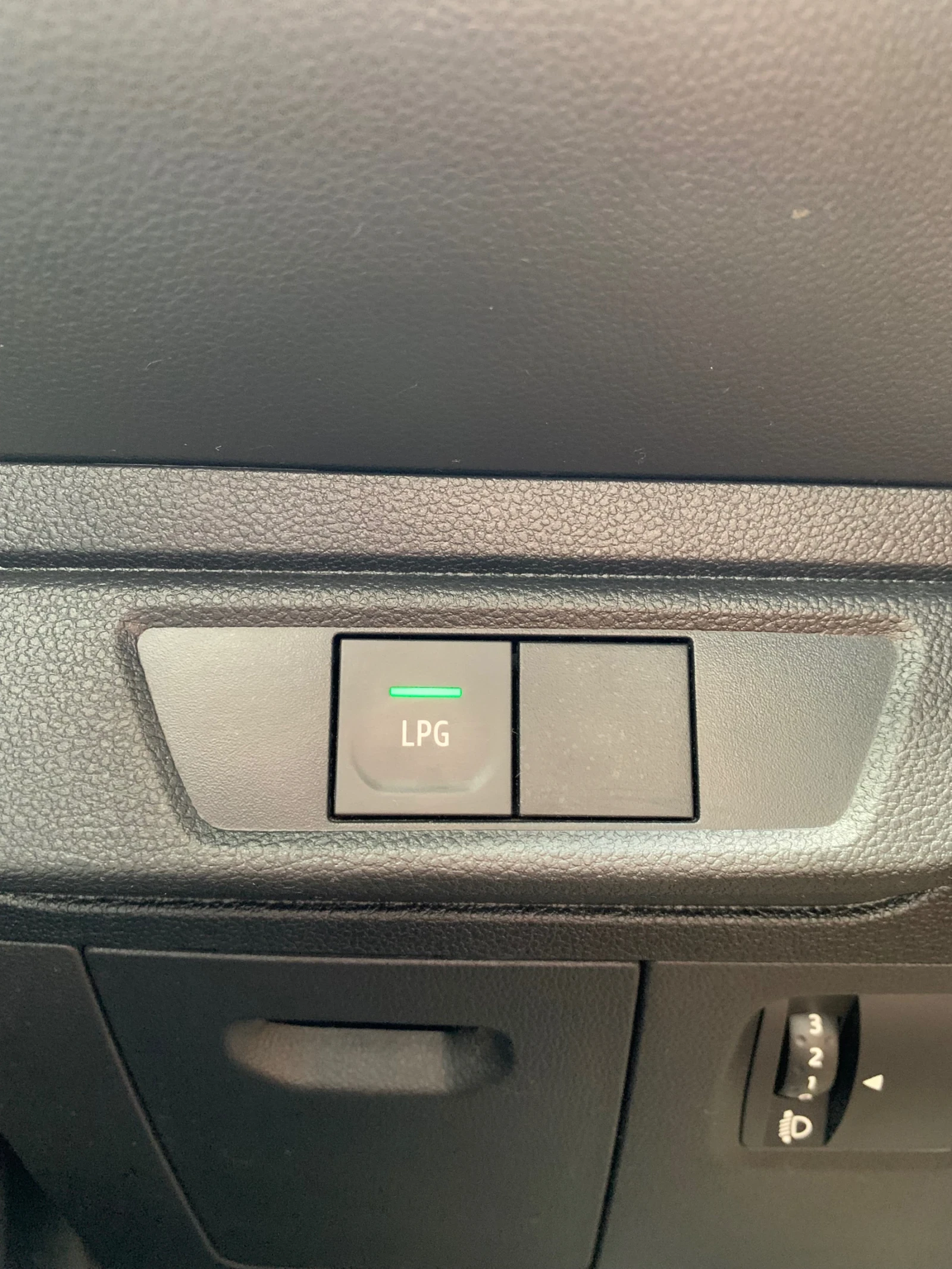 Dacia Sandero STEPWAY бензин/газ, снимка 15 - Автомобили и джипове - 55080710