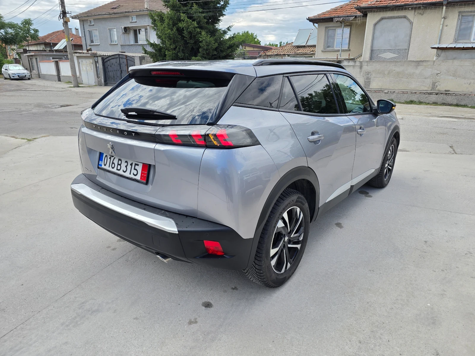 Peugeot 2008 1.5 HDI Allure Pack Avtomat Navi Virtual, снимка 9 - Автомобили и джипове - 55277824