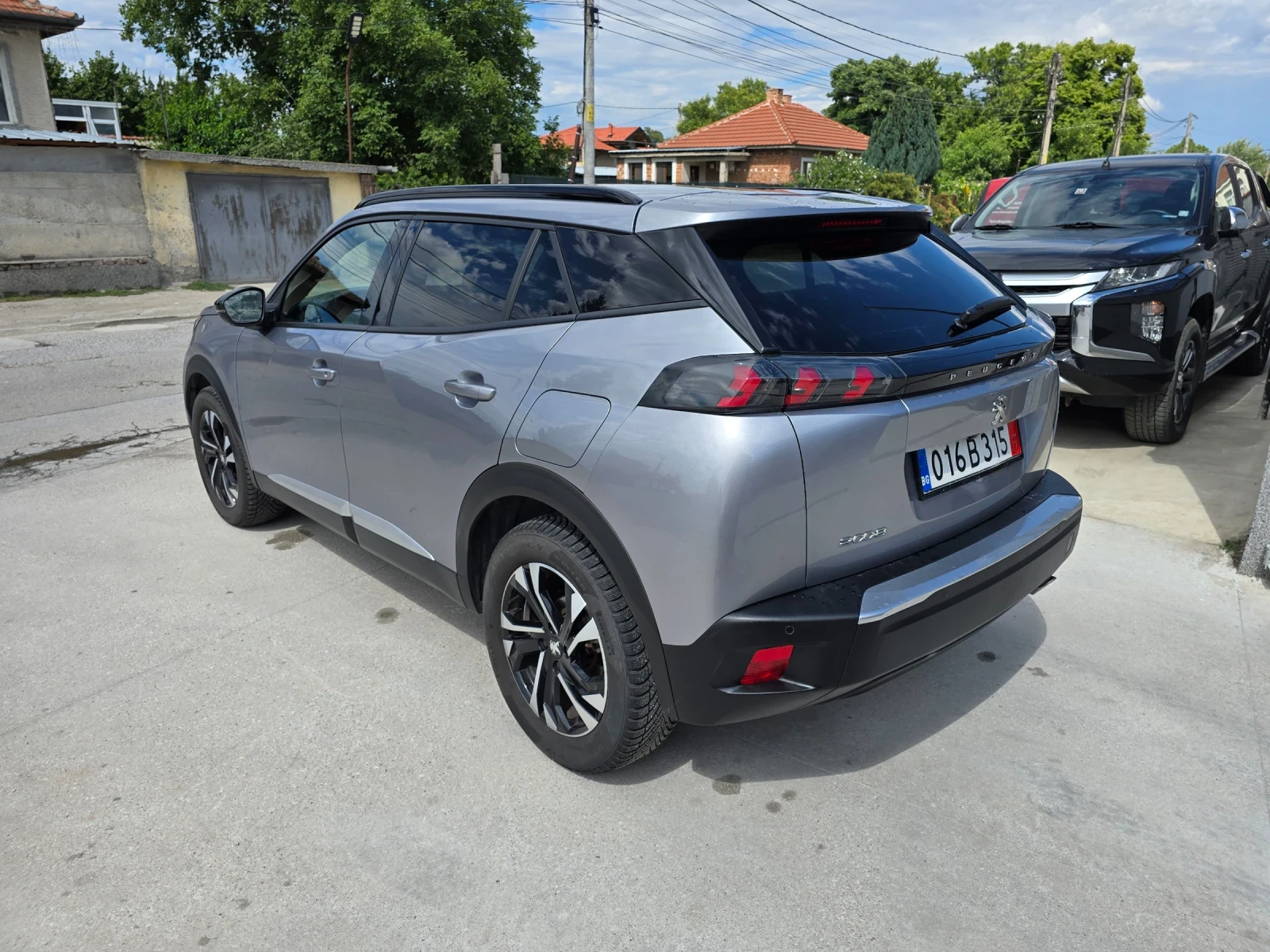 Peugeot 2008 1.5 HDI Allure Pack Avtomat Navi Virtual, снимка 4 - Автомобили и джипове - 55277824