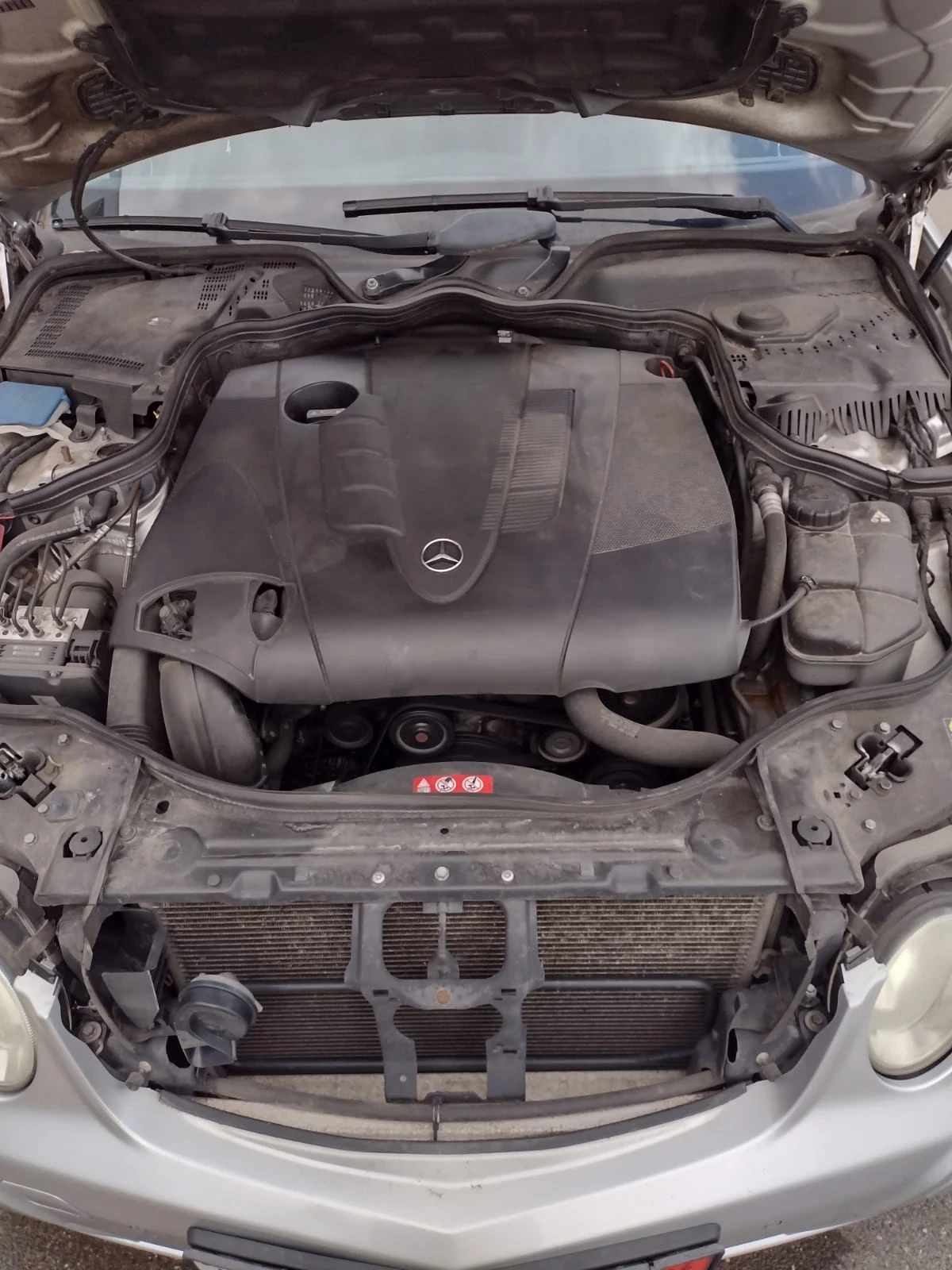 Mercedes-Benz E 220, снимка 9 - Автомобили и джипове - 55315455