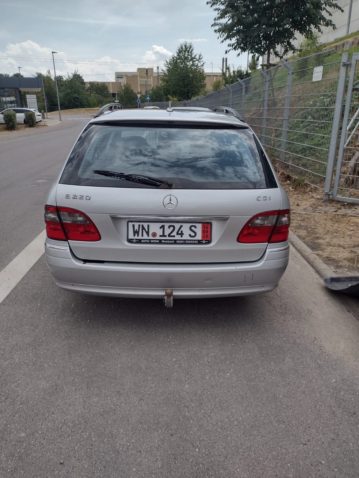 Mercedes-Benz E 220, снимка 12 - Автомобили и джипове - 55315455