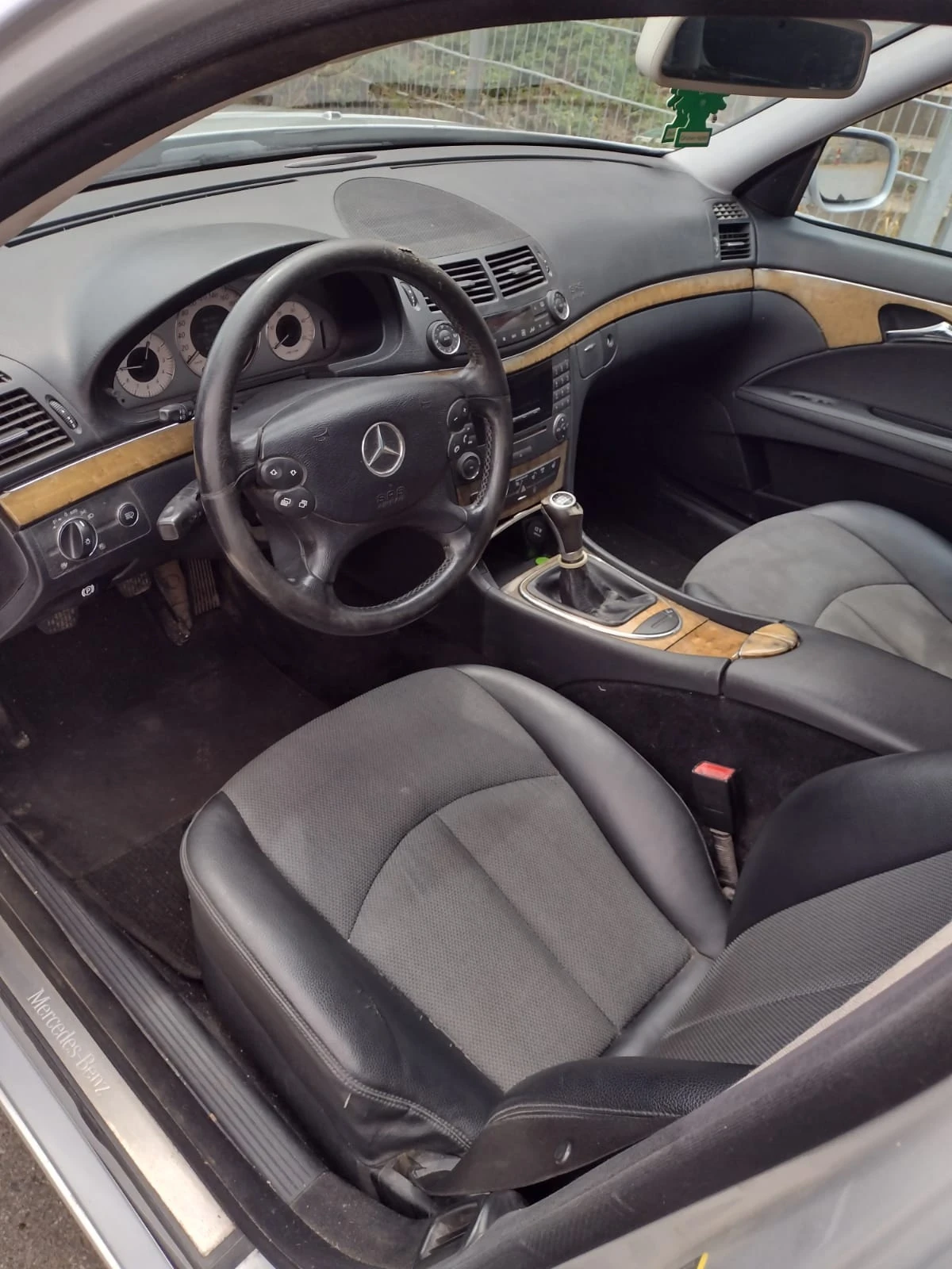 Mercedes-Benz E 220, снимка 7 - Автомобили и джипове - 55315455