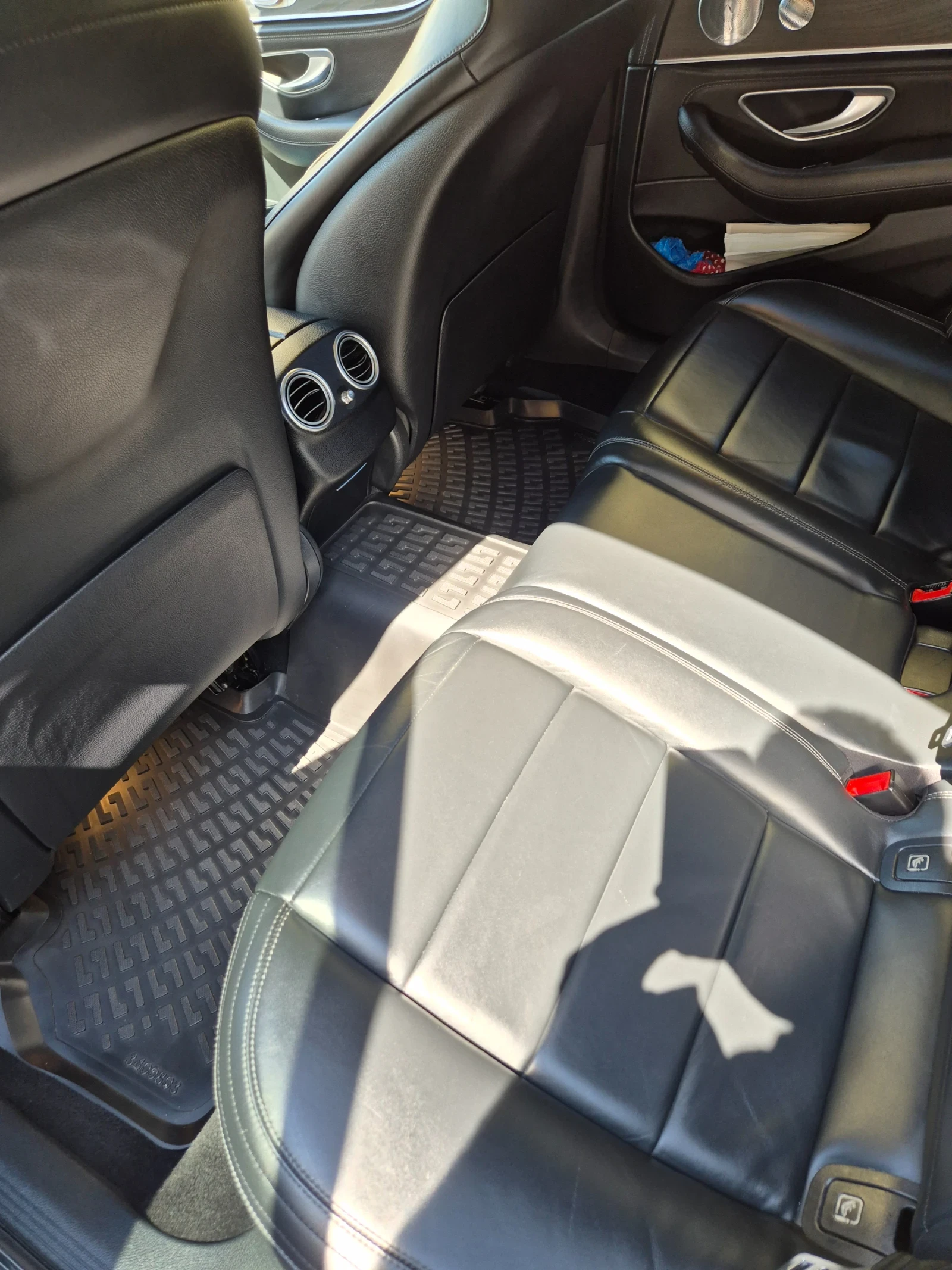 Mercedes-Benz E 220 2.2, снимка 17 - Автомобили и джипове - 55784156