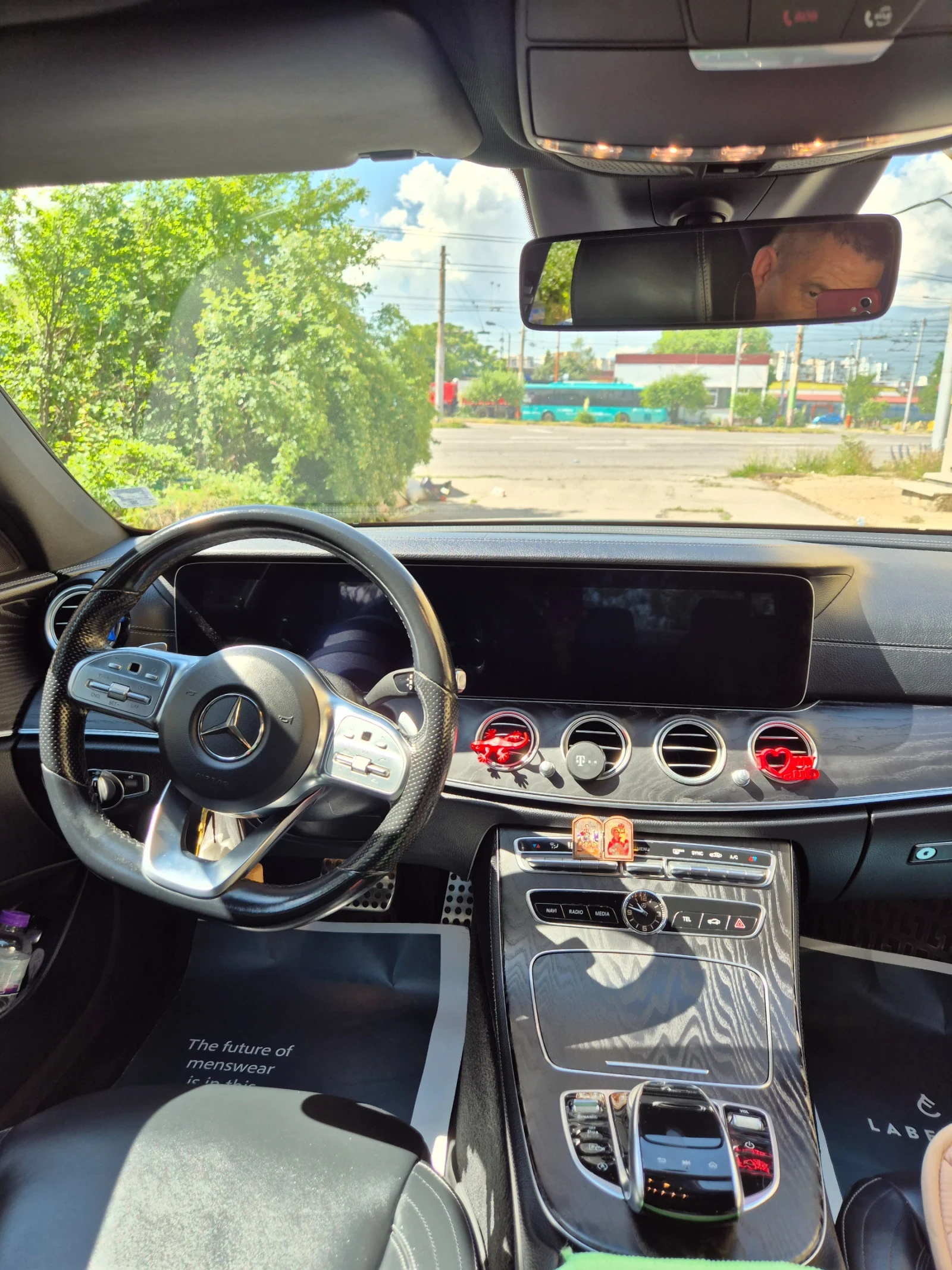 Mercedes-Benz E 220 2.2, снимка 13 - Автомобили и джипове - 55784156