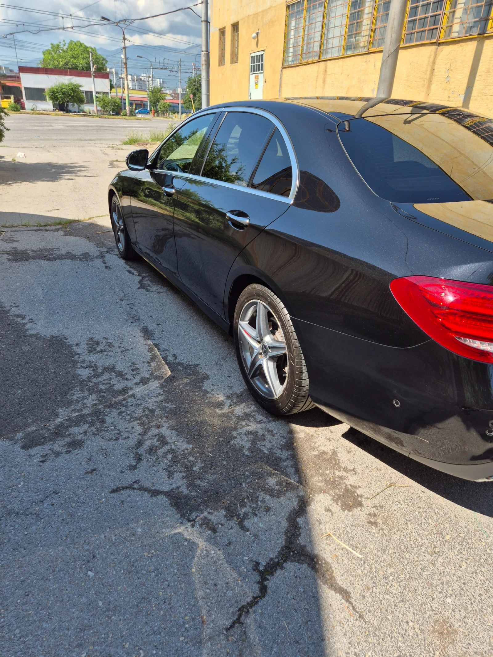 Mercedes-Benz E 220 2.2, снимка 5 - Автомобили и джипове - 55784156