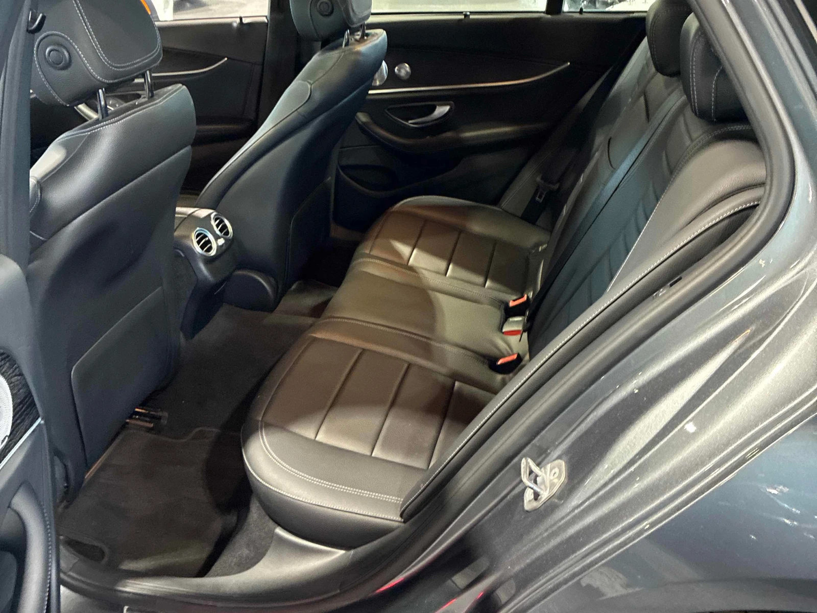 Mercedes-Benz E 400 * АВТОКРЕДИТ БЕЗ ПЪРВОНАЧАЛНА ВНОСКА* , снимка 13 - Автомобили и джипове - 56136800