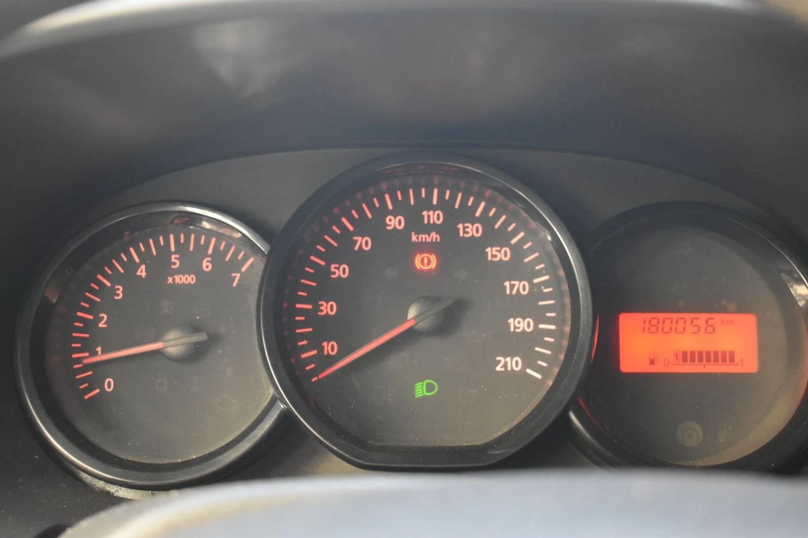 Dacia Dokker 1.6, снимка 16 - Автомобили и джипове - 56162588