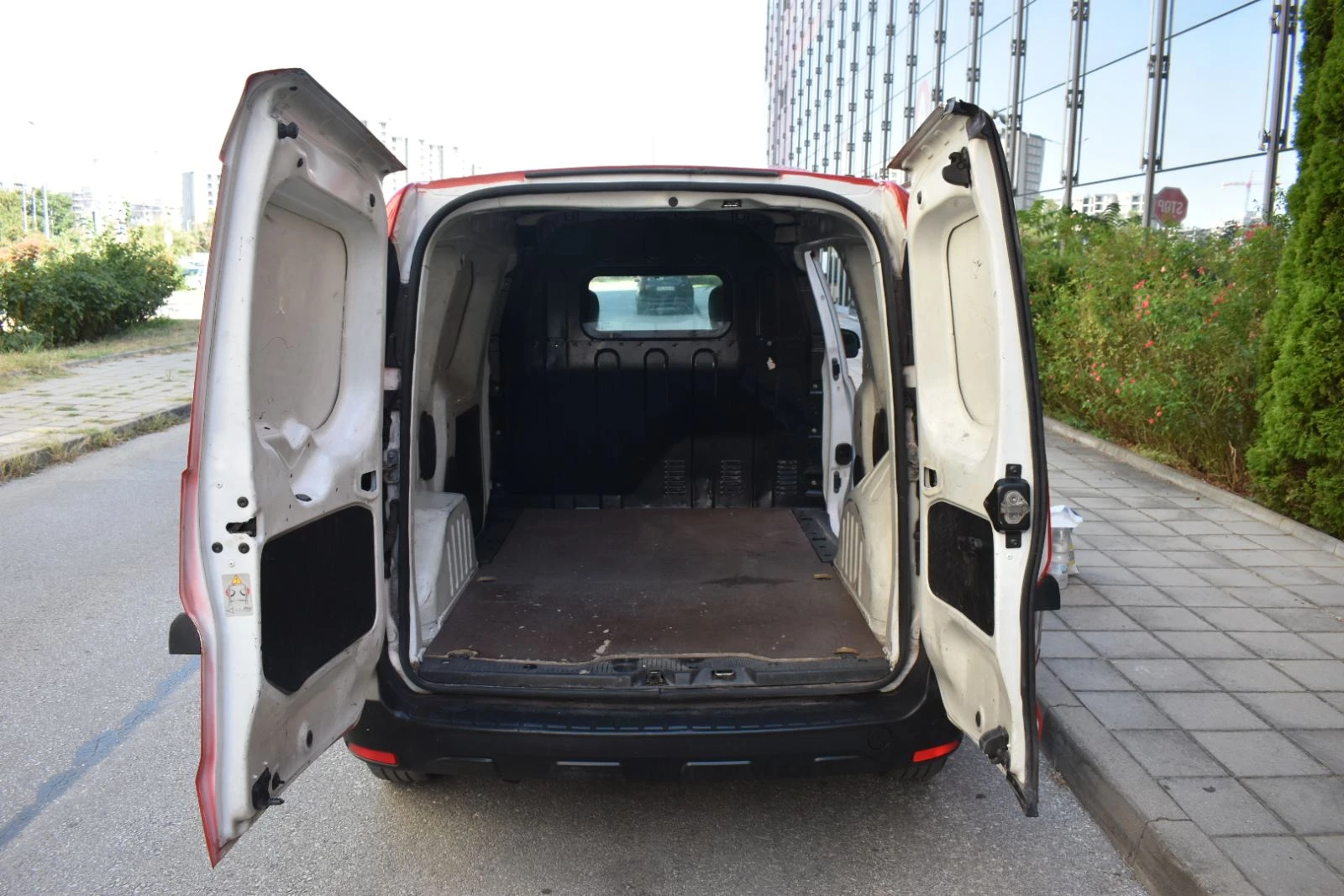 Dacia Dokker 1.6, снимка 15 - Автомобили и джипове - 56162588