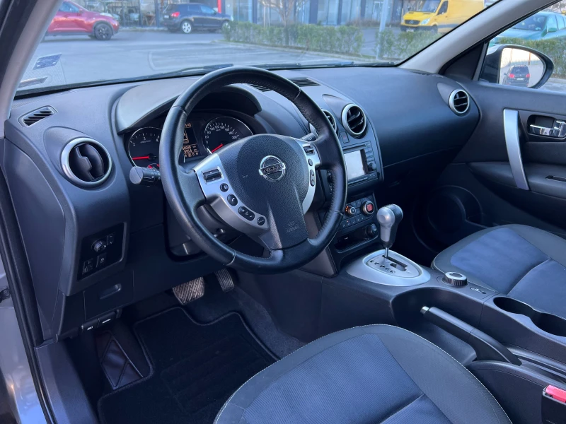 Nissan Qashqai 2.0dCi КУПУВАН ОТ БГ ПАНОРАМА, снимка 9 - Автомобили и джипове - 48998568