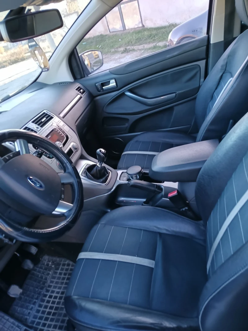 Ford Kuga, снимка 9 - Автомобили и джипове - 52256622