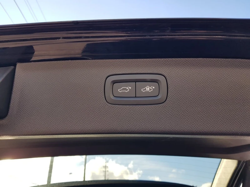 Volvo Xc90 * 2025.5 B6 AWD Plus Bright Theme 7 Seater * CARFA, снимка 17 - Автомобили и джипове - 52712012