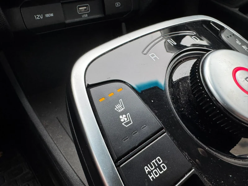 Kia Niro, снимка 5 - Автомобили и джипове - 53090736