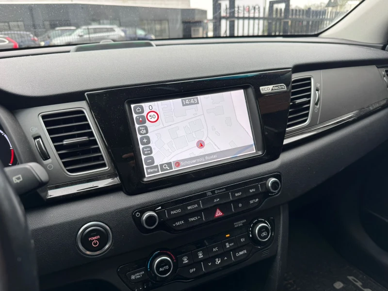 Kia Niro, снимка 8 - Автомобили и джипове - 53090736