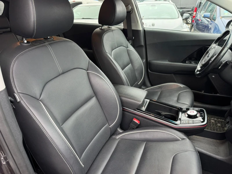 Kia Niro, снимка 13 - Автомобили и джипове - 53090736