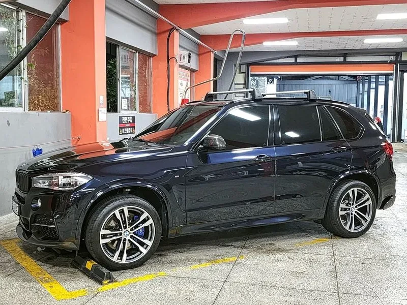 BMW X5 xDrive M50D, снимка 17 - Автомобили и джипове - 56163186