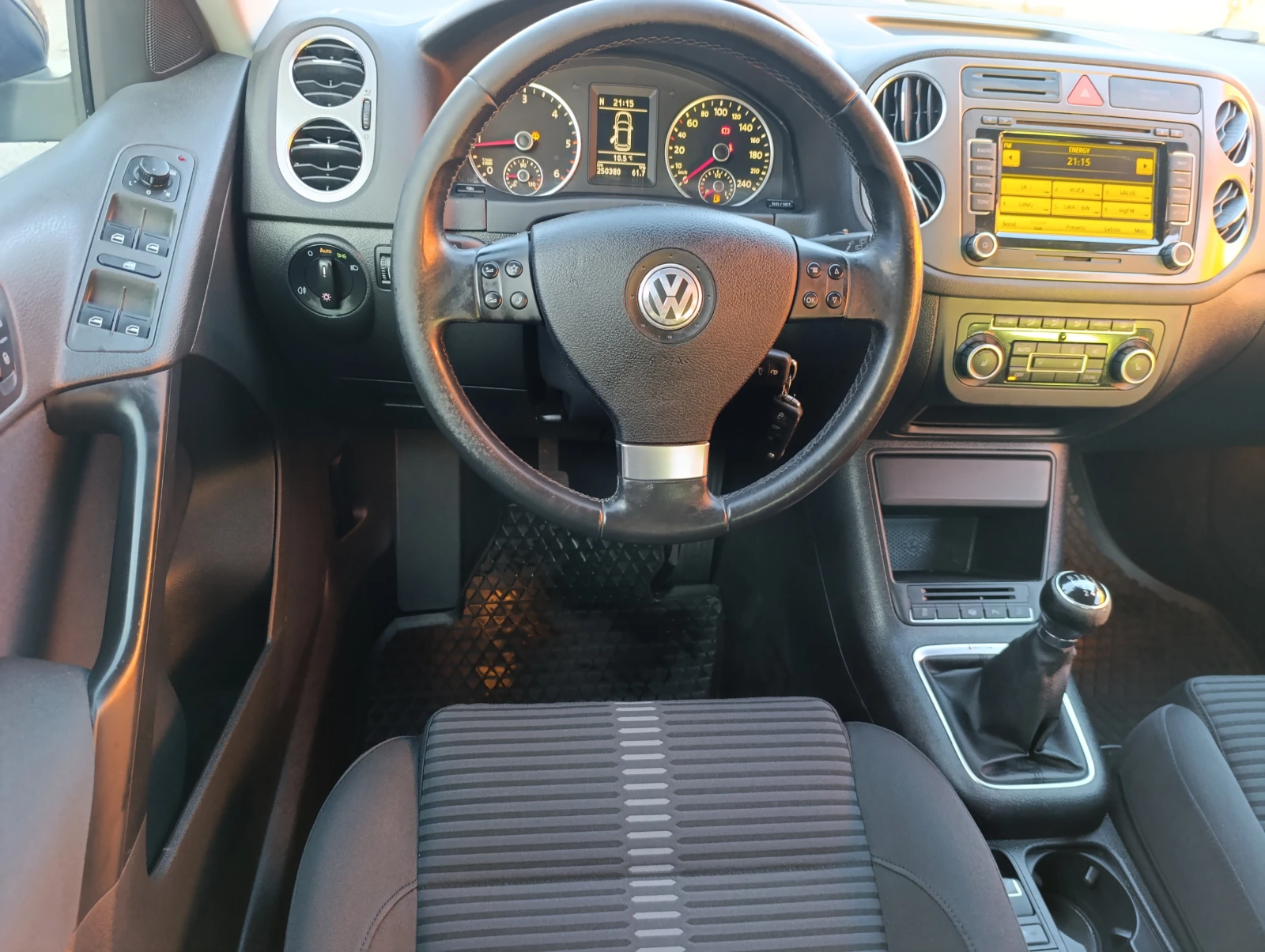 VW Tiguan 2.0TDI 170kc.4x4 | Mobile.bg � ����������� 9