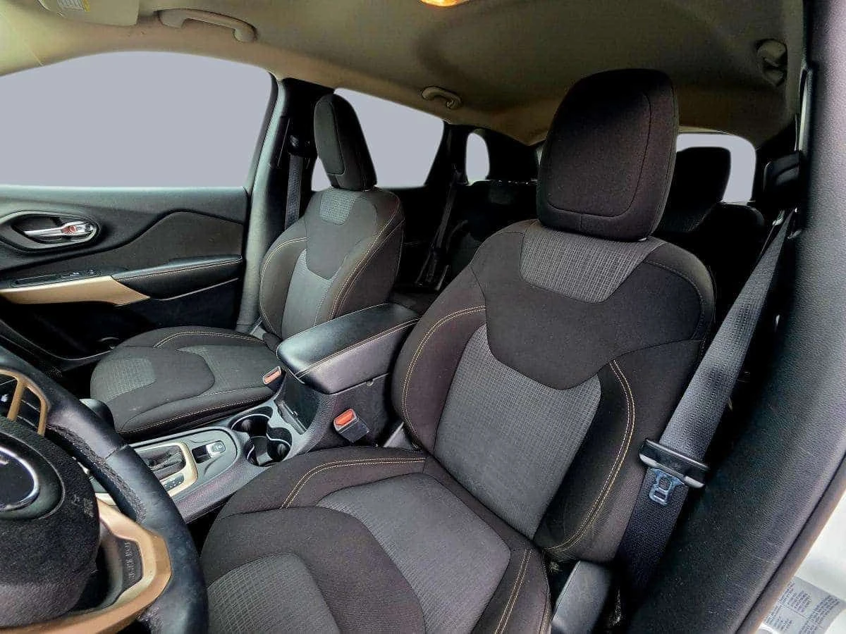 Jeep Cherokee * Latitude, Longitude, North * CARFAX * ЦЕНА ДО БГ, снимка 15 - Автомобили и джипове - 54582648
