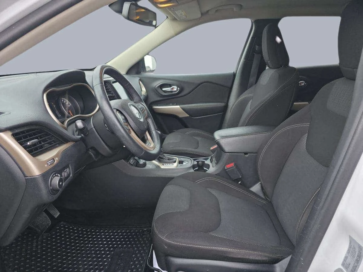 Jeep Cherokee * Latitude, Longitude, North * CARFAX * ЦЕНА ДО БГ, снимка 9 - Автомобили и джипове - 54582648