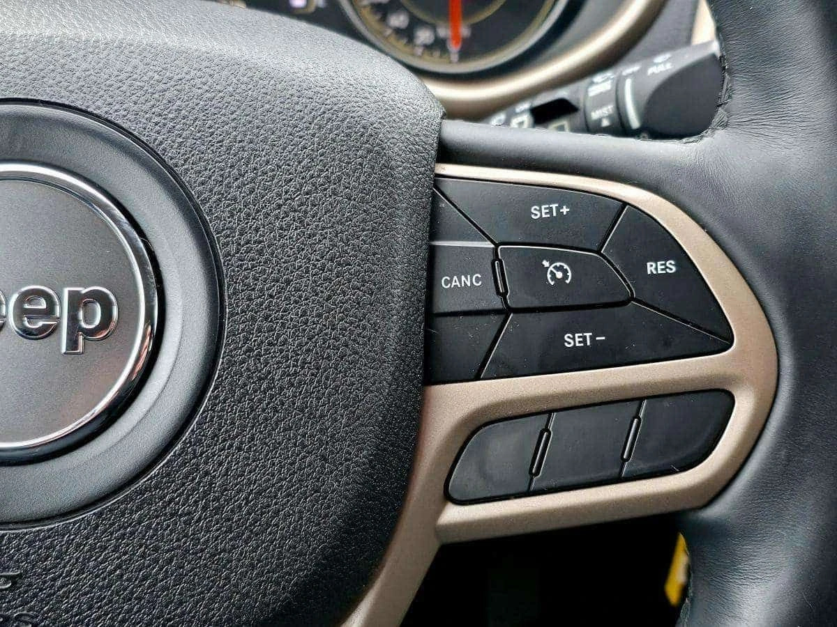 Jeep Cherokee * Latitude, Longitude, North * CARFAX * ЦЕНА ДО БГ, снимка 12 - Автомобили и джипове - 54582648
