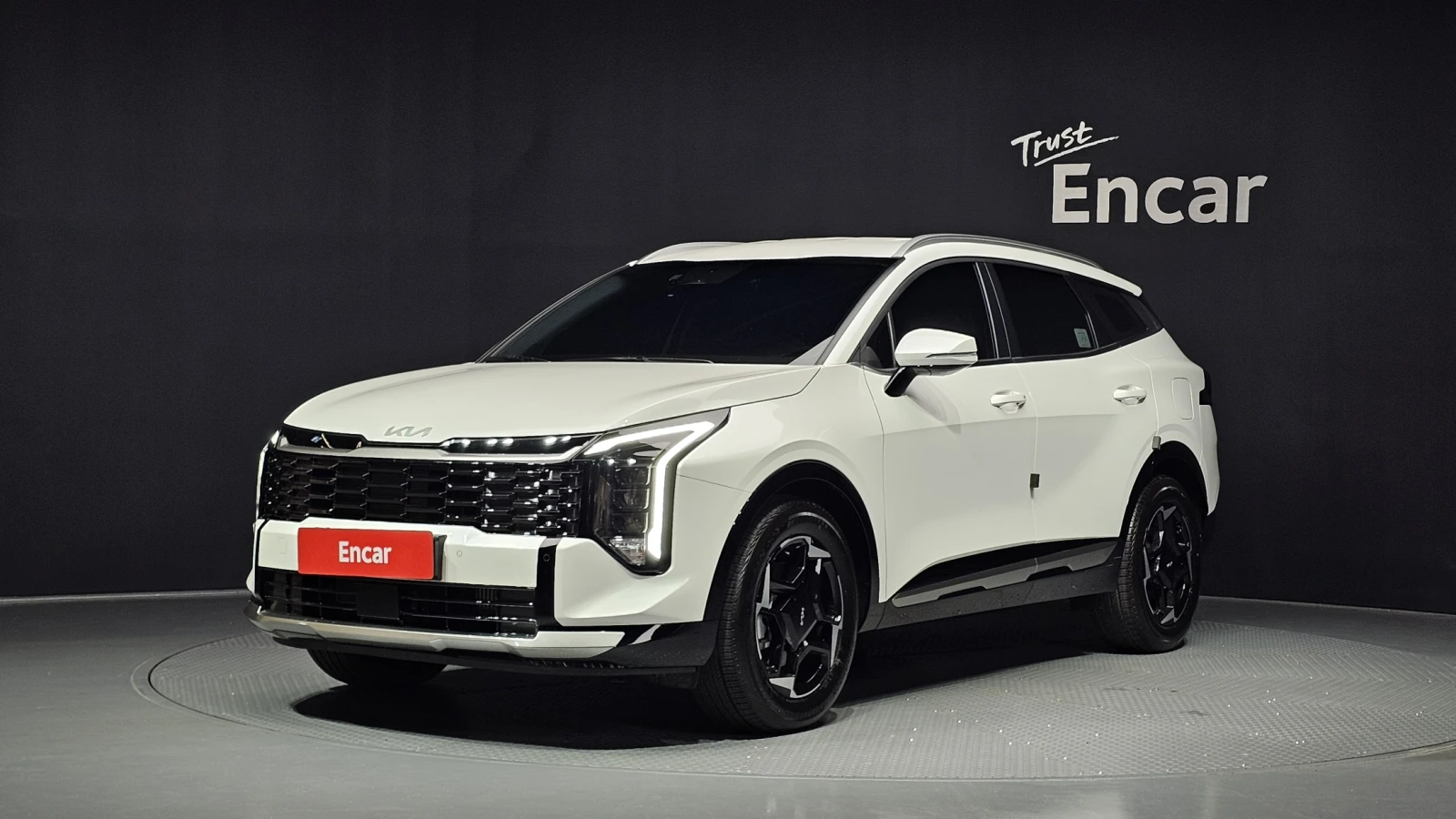 Kia Sportage 2025* LED* DIS* ОБДУХ* 2933КМ* БЯЛА ПЕРЛА* КРАЙНА , снимка 2 - Автомобили и джипове - 56061432
