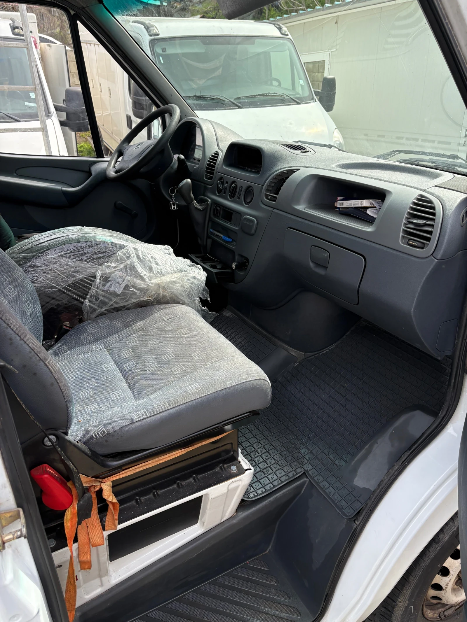 Mercedes-Benz 312 Хладилен, снимка 7 - Бусове и автобуси - 54232553