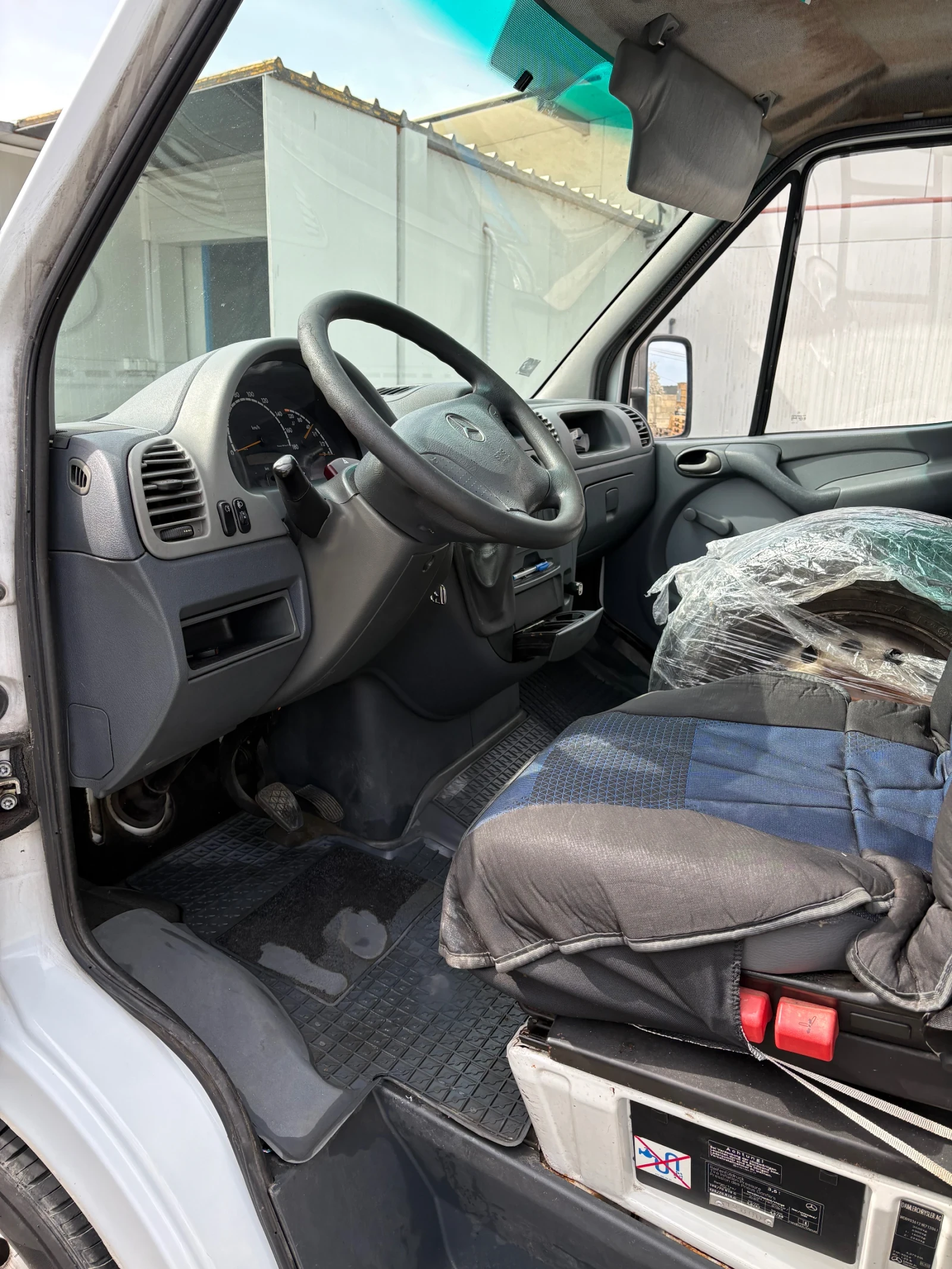 Mercedes-Benz 312 Хладилен, снимка 6 - Бусове и автобуси - 54232553