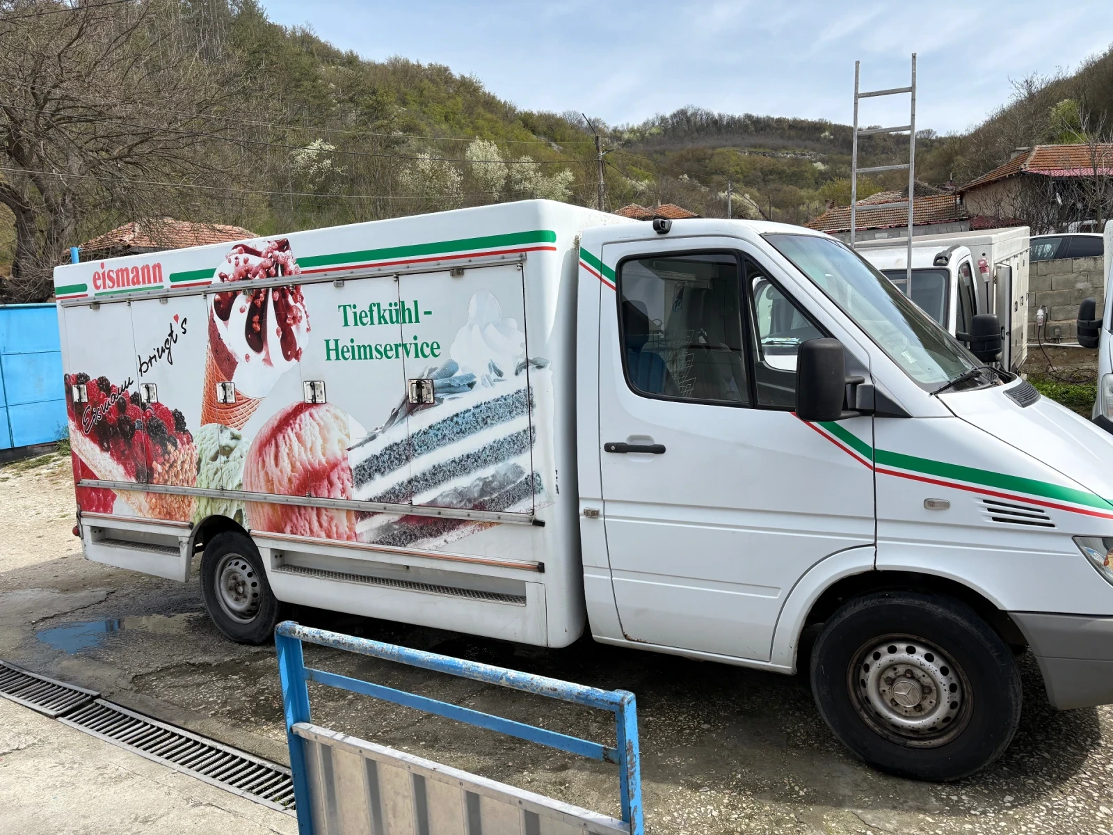 Mercedes-Benz 312 Хладилен, снимка 2 - Бусове и автобуси - 54232553