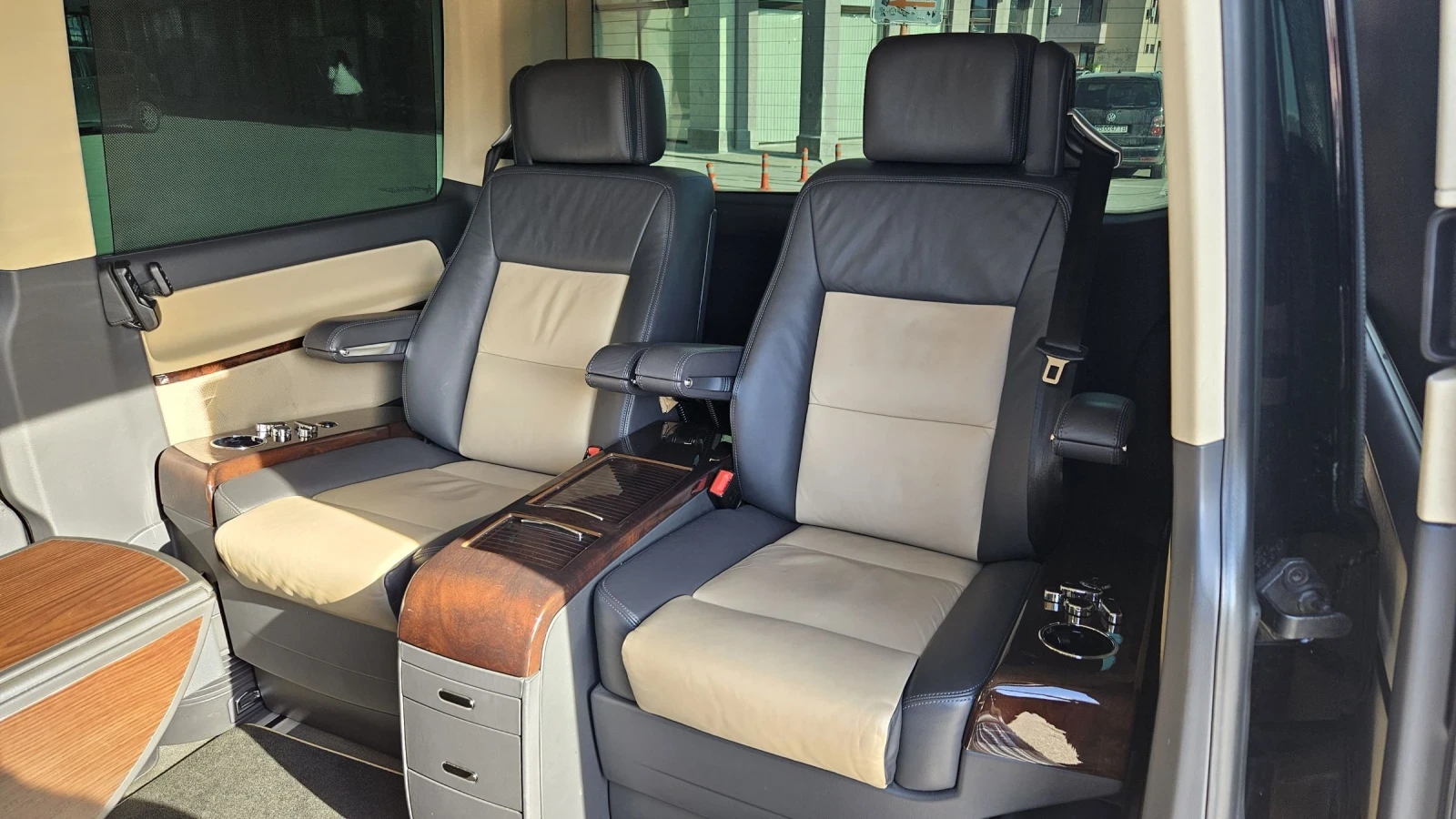 VW Multivan BUSINESS , снимка 7 - Бусове и автобуси - 54827001
