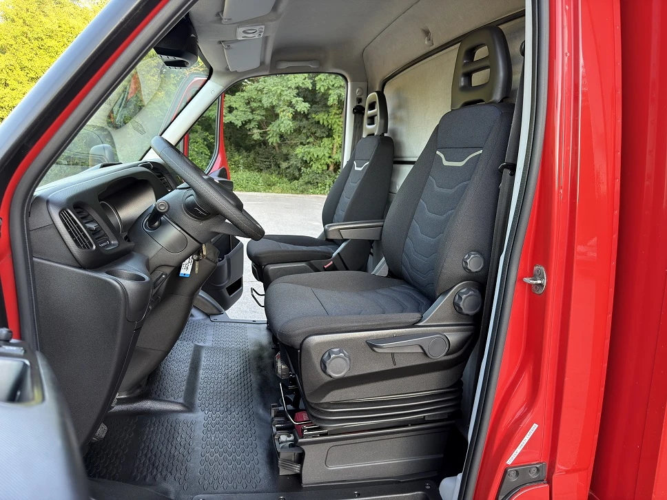 Iveco 35c18 3.0* БОРД 1000кг* 4.45м* КЛИМА* до 3.5т , снимка 9 - Бусове и автобуси - 55286730
