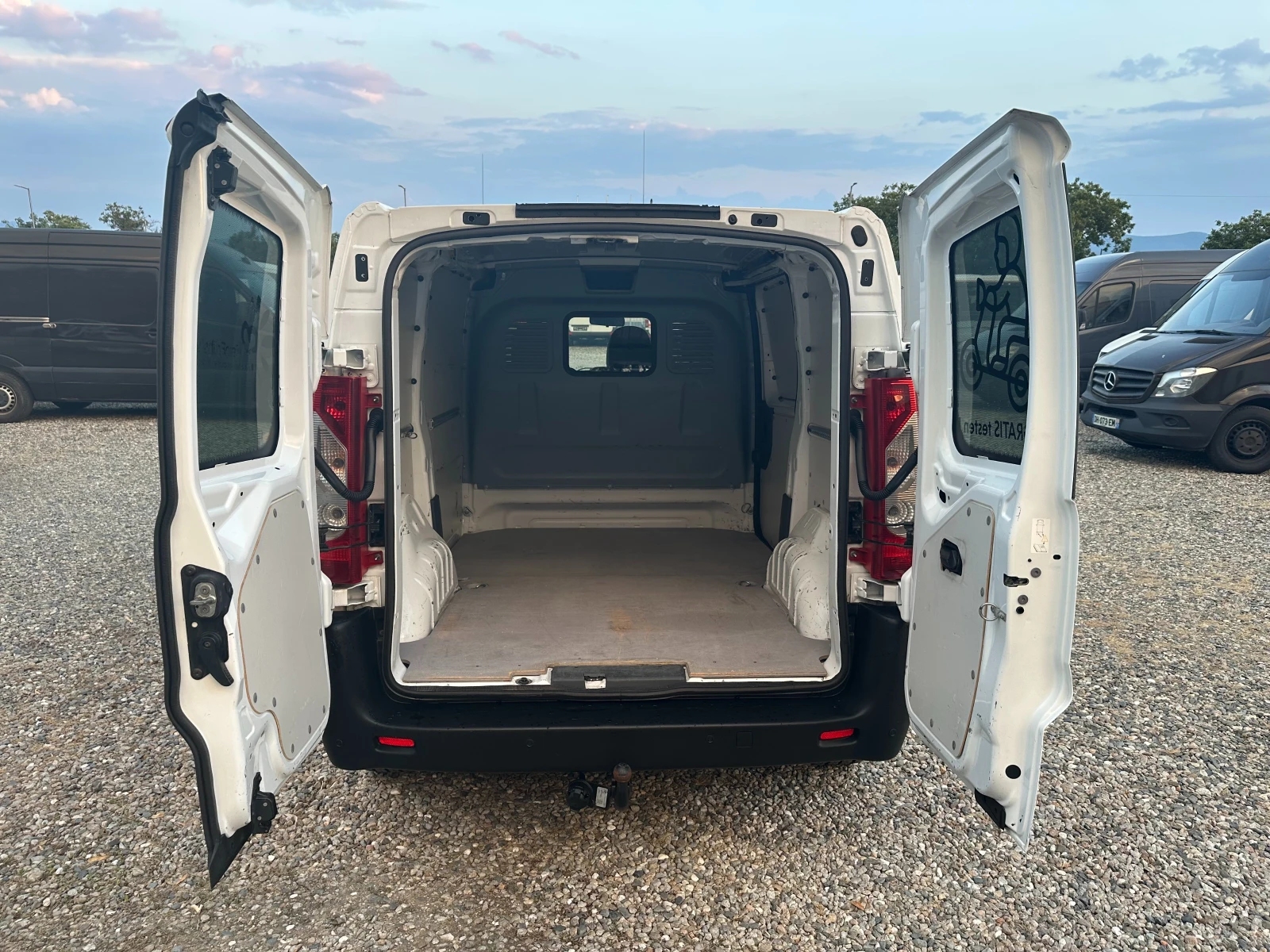 Fiat Scudo 2.0hdi / klima / 3mesta, снимка 9 - Бусове и автобуси - 55606608