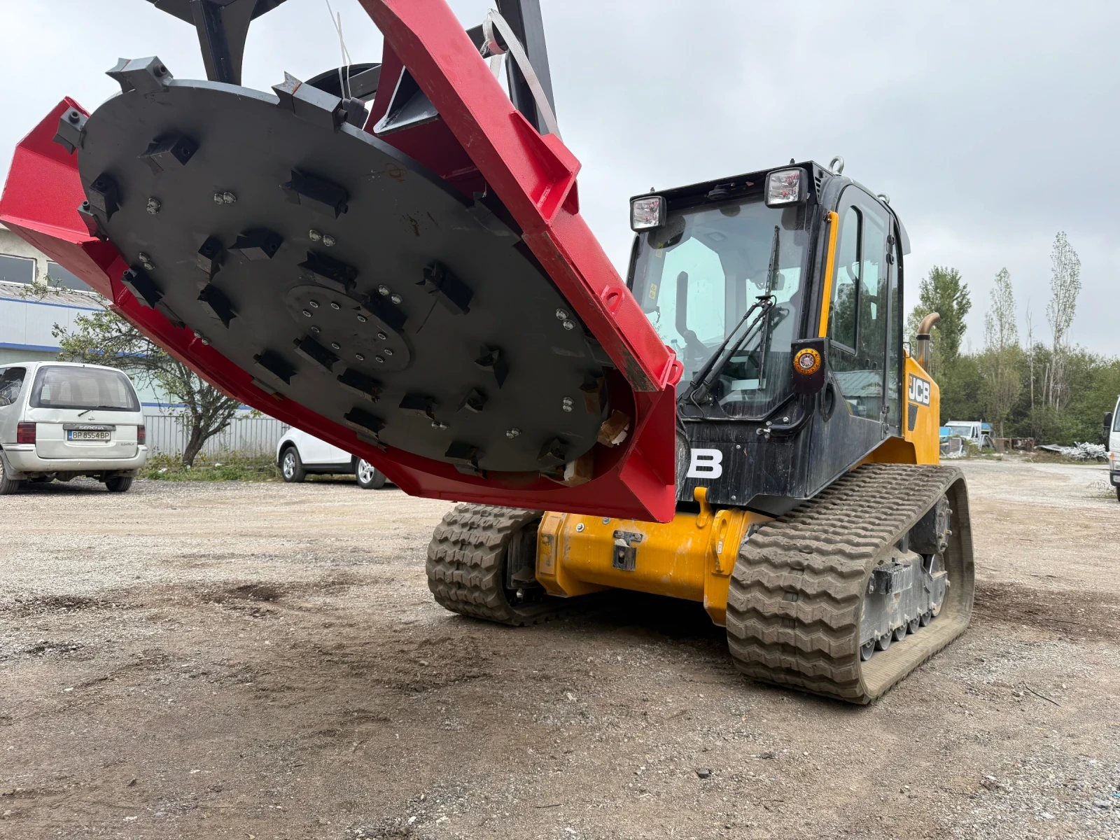 Мини челни товарачи JCB 270T - изображение 9