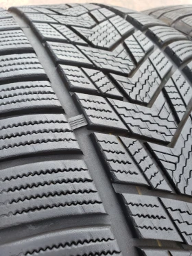Гуми Зимни 255/40R20, снимка 5