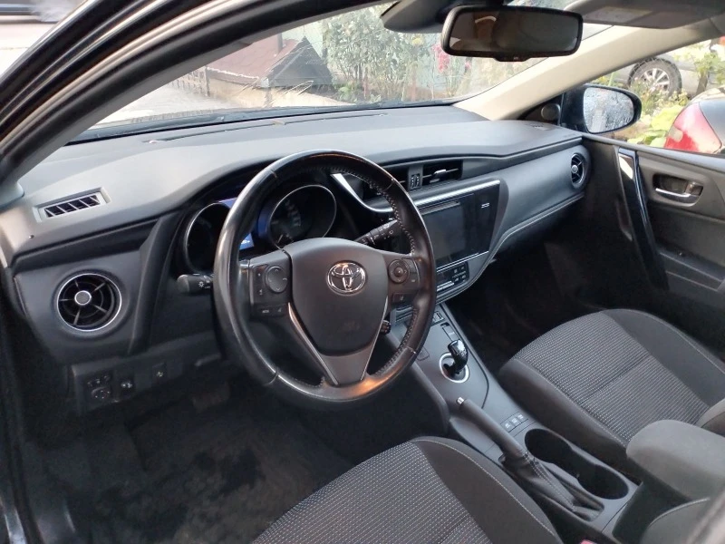 Toyota Auris, снимка 9 - Автомобили и джипове - 41644162