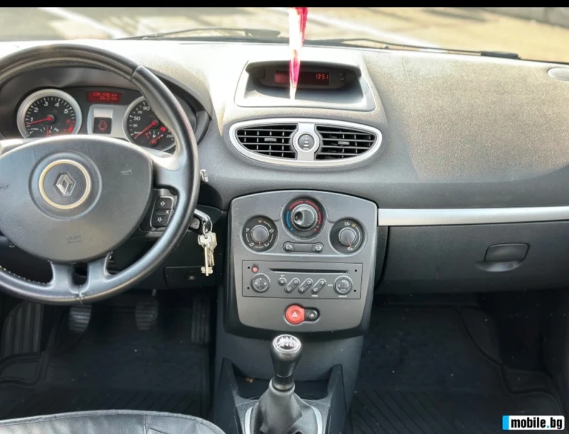 Renault Clio, снимка 5 - Автомобили и джипове - 48862683