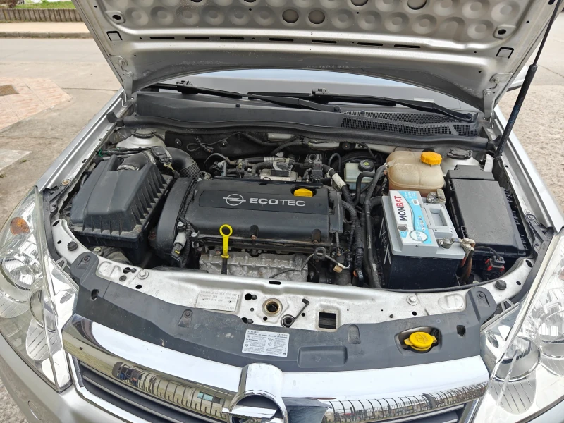 Opel Astra 1.8 16v automatic, снимка 16 - Автомобили и джипове - 49564035