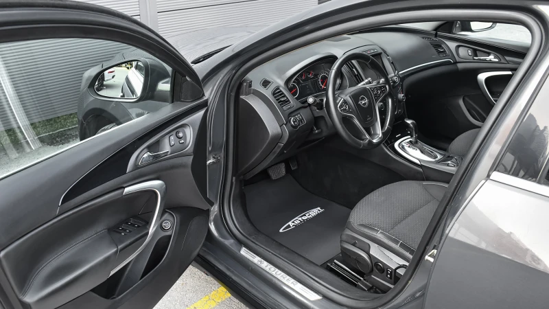 Opel Insignia Country Tourer 2.0 CDTI 4x4 Automatic, снимка 8 - Автомобили и джипове - 50688332