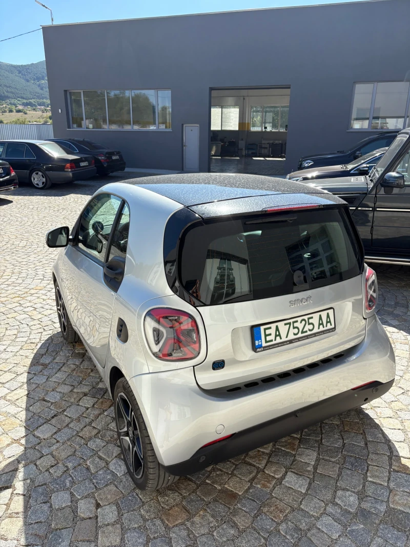 Smart Fortwo EQ, снимка 5 - Автомобили и джипове - 51786619