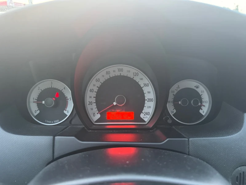 Kia Ceed 1.6CRDi, снимка 12 - Автомобили и джипове - 51898789