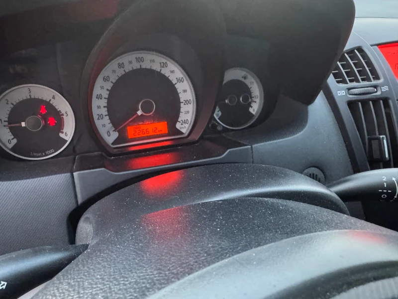 Kia Ceed 1.6CRDi, снимка 11 - Автомобили и джипове - 51898789