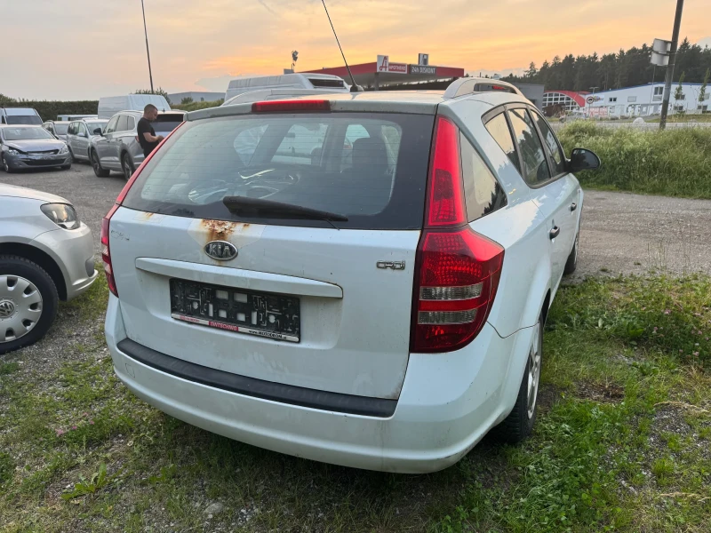 Kia Ceed 1.6CRDi, снимка 5 - Автомобили и джипове - 51898789